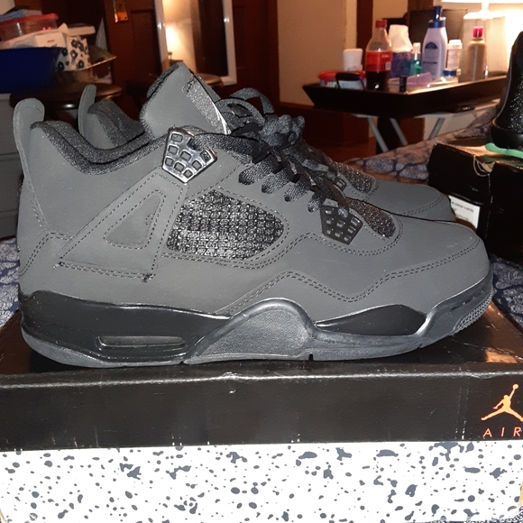 Brand new air Jordan retro 4 - Picture 5 of 7